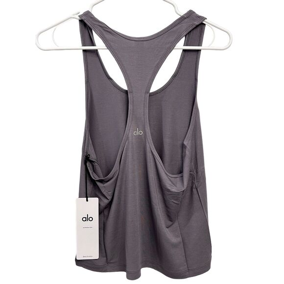 Alo Yoga All Day Tank Size XS Fog Color NWT ( Extra Small) - Picture 6 of 8